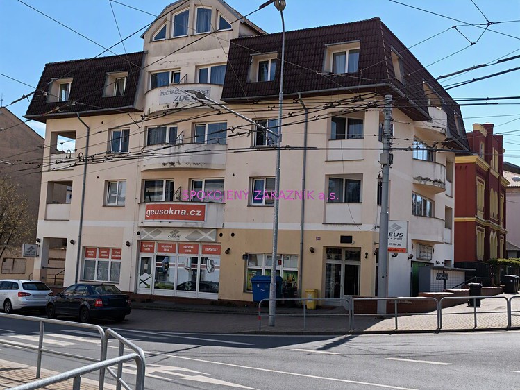 Комерційне приміщення на продаж, 323 м² (1 з 14)