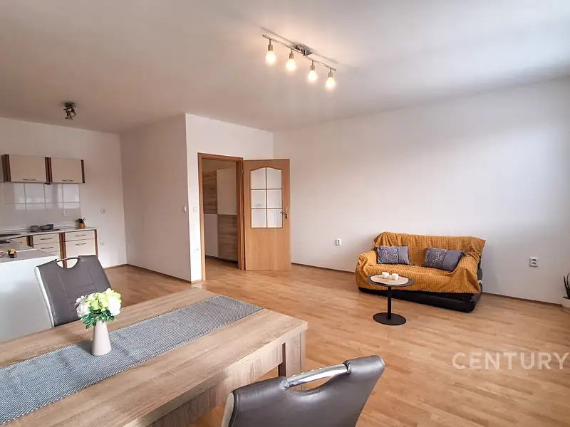 Pronájem bytu 2+kk 61 m², Znojmo – náhled fotky 1