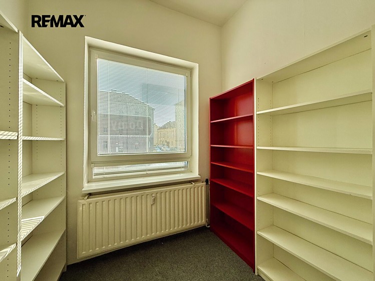 Pronájem komerčního prostoru, 400 m² (15 z 19)