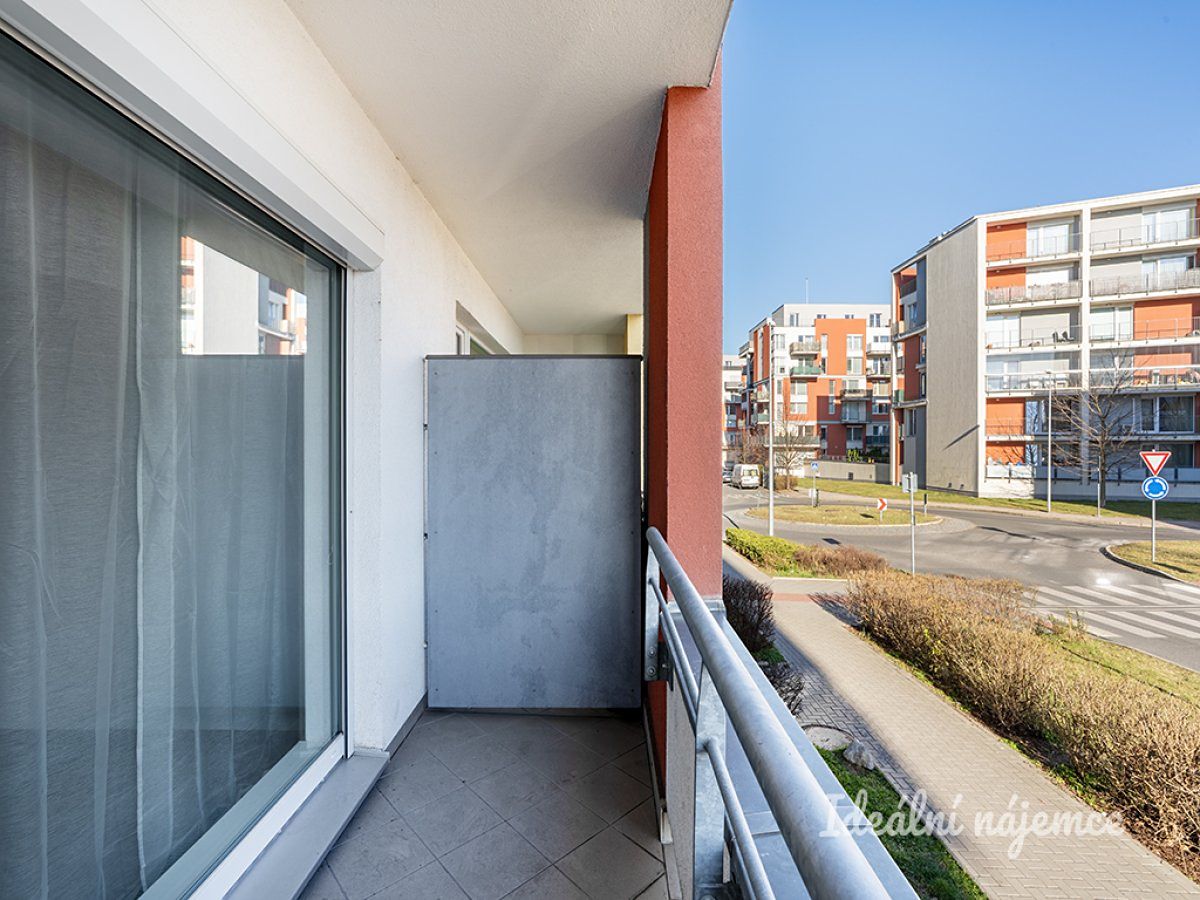 Pronájem bytu 1+kk 30 m² – fotografie 5