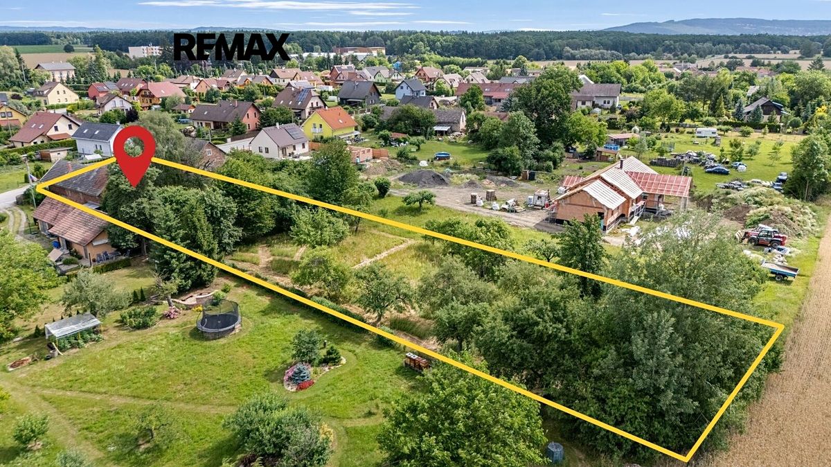 Prodej stavebního pozemku 2712 m²