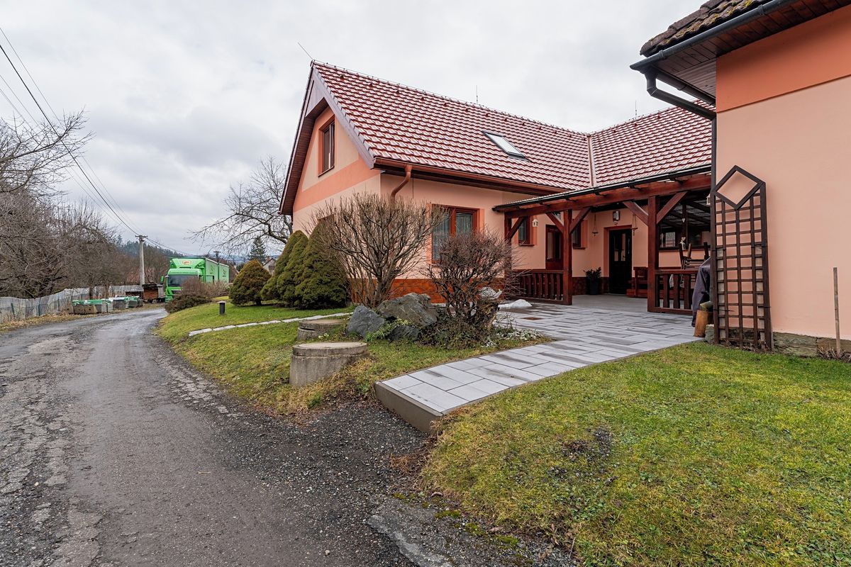 Prodej komerční nemovitosti 328 m² – fotografie 3
