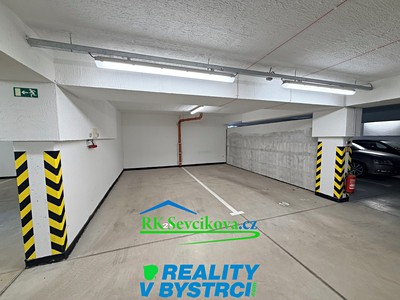 Pronájem garážového stání 15 m²