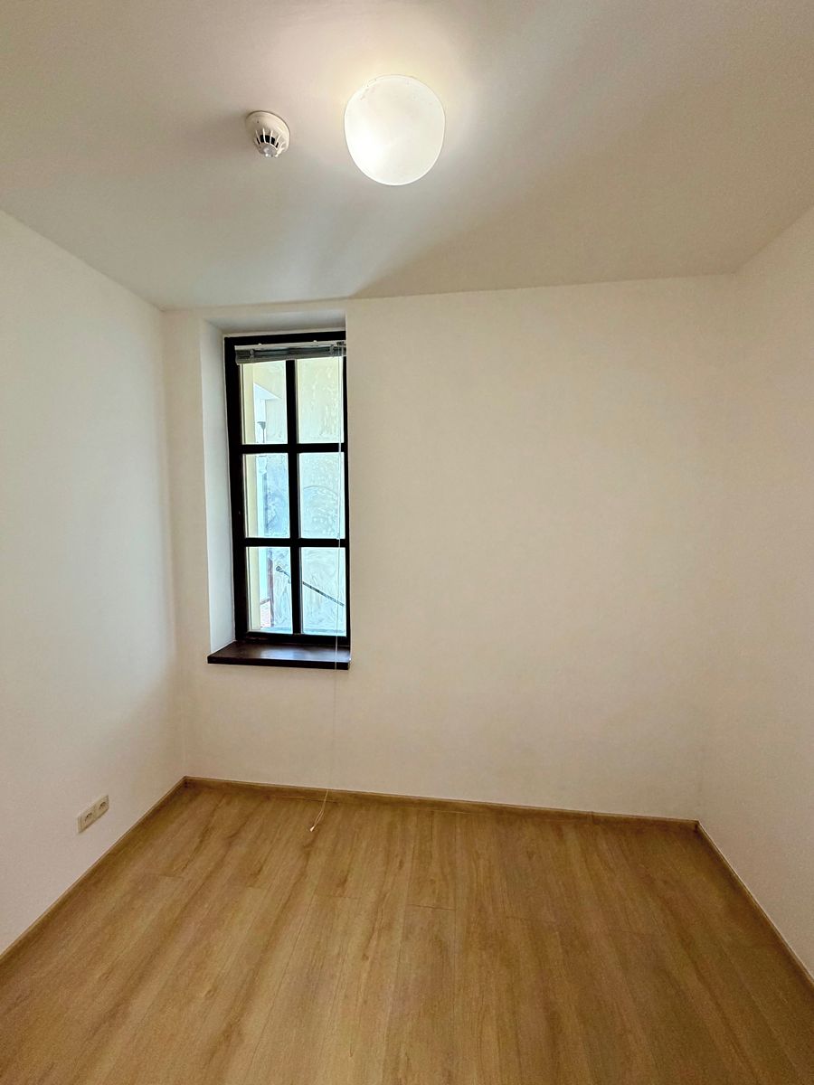 Prodej kanceláře 7 m² – fotografie 2