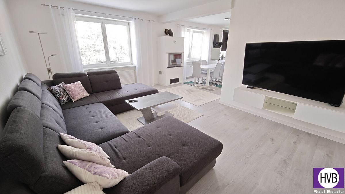 Pronájem bytu 6 pokojů a více 162 m² – fotografie 2