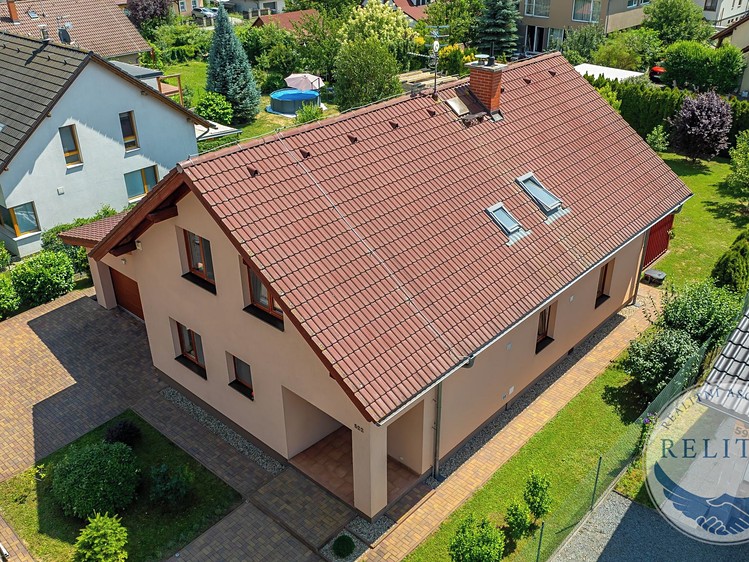 Prodej domu, 229 m² (2 z 32)