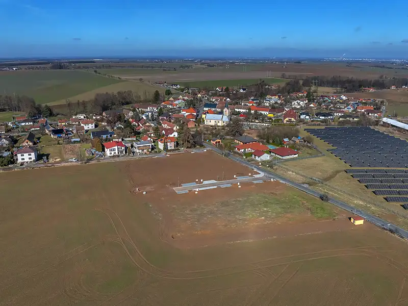 Prodej stavebního pozemku 1211 m², Morašice – náhled fotky 2