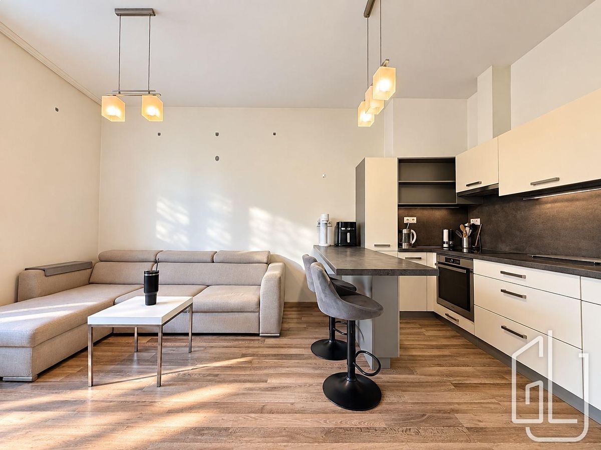 Pronájem bytu 2+kk 50 m² – fotografie 2