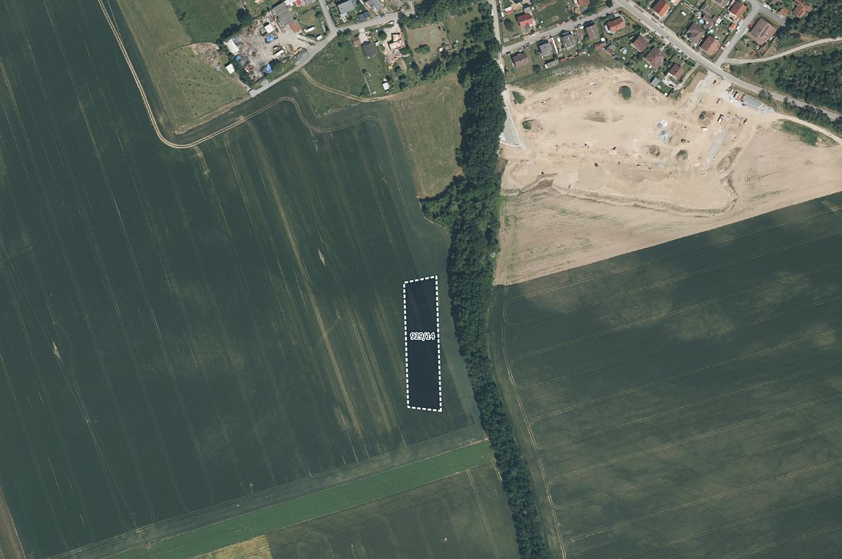 Prodej pole 3831 m², Dnešice – fotka 1 z 3