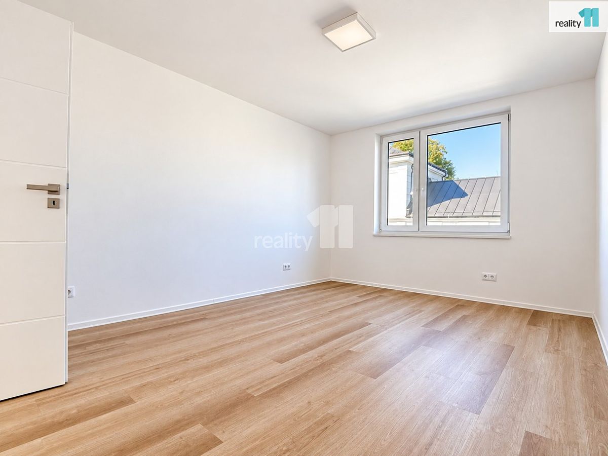 Pronájem bytu 3+kk 106 m² – fotografie 4