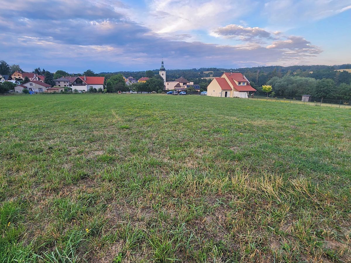 Prodej stavebního pozemku 4639 m²