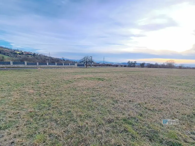 Prodej stavebního pozemku 1150 m², Chuderov – náhled fotky 3