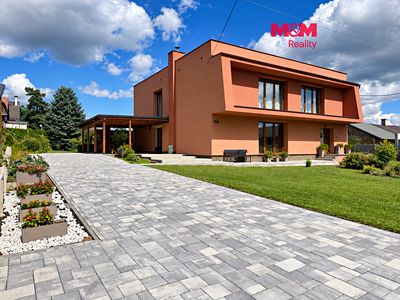 Prodej rodinného domu 300 m², pozemek 860 m²