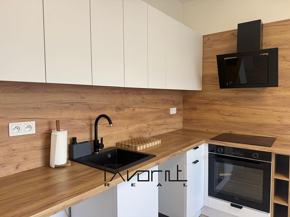 Pronájem bytu 2+kk 40 m² – fotografie 2