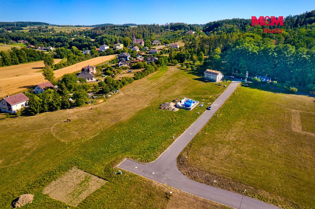Prodej stavebního pozemku 808 m² – fotografie 2