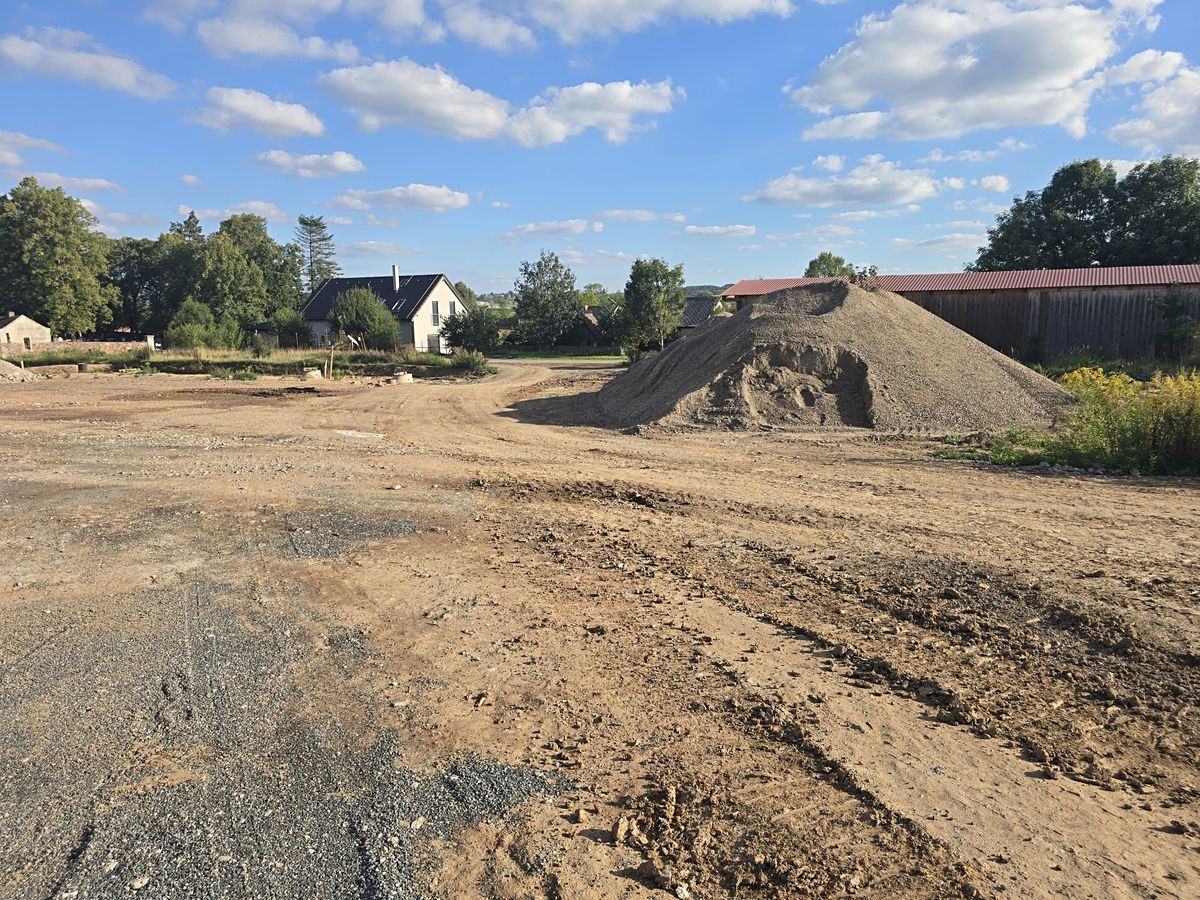 Prodej stavebního pozemku 841 m² – fotografie 5