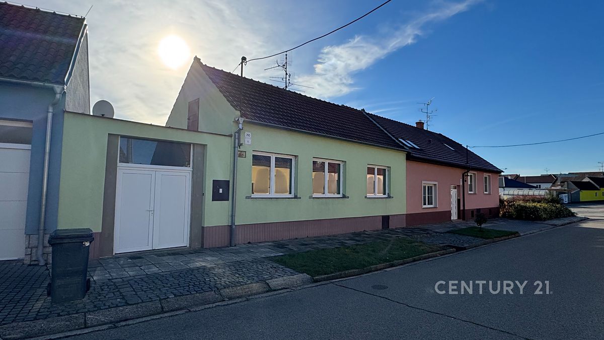 Prodej rodinného domu 204 m², pozemek 310 m² – fotografie 3