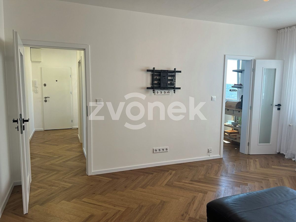 Pronájem bytu 3+1 72 m² – fotografie 4