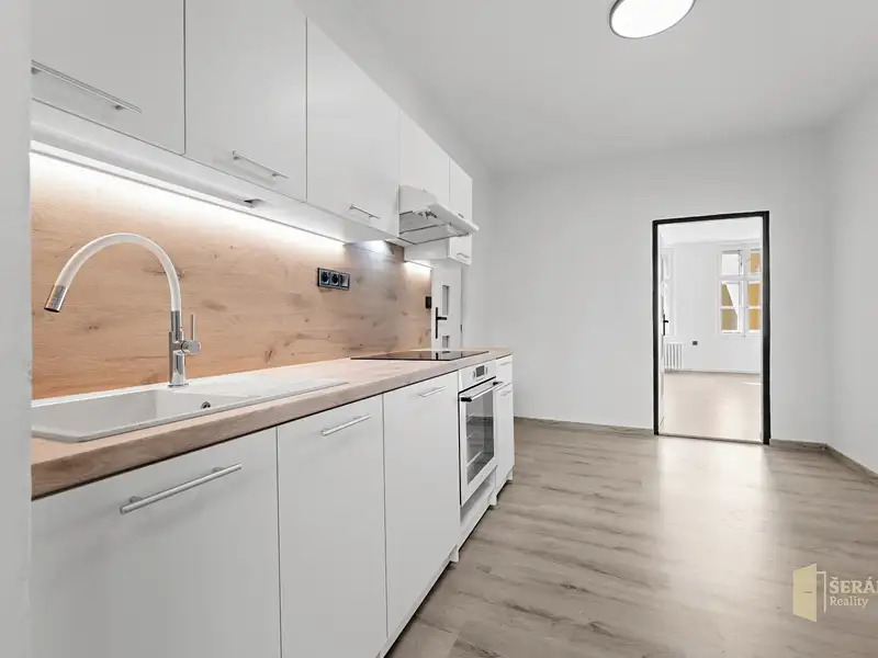 Pronájem bytu 4+1 100 m², Praha – náhled fotky 2