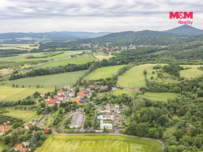 Prodej zemědělské usedlosti 3835 m², pozemek 18052 m², Žalany – náhled fotky 3