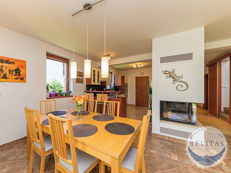 Prodej domu, 229 m² (8 z 32)