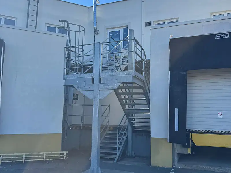 Pronájem kanceláře 310 m², Čestlice – náhled fotky 2