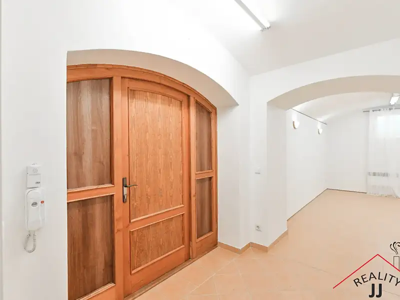 Prodej bytu 2+kk 44 m², Praha – náhled fotky 1