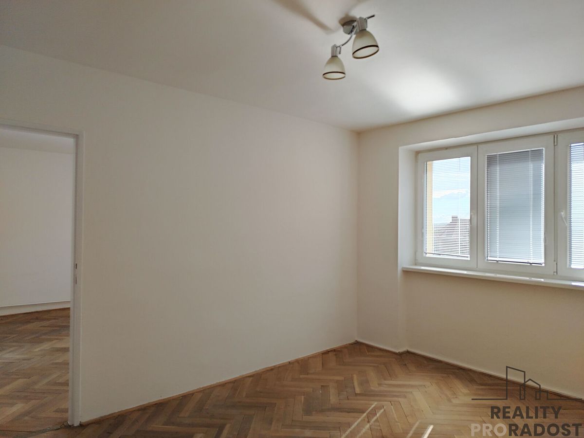 Pronájem bytu 2+1 62 m² – fotografie 3