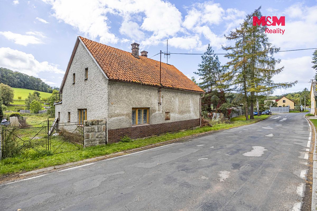 Prodej rodinného domu 160 m², pozemek 1403 m² – fotografie 2