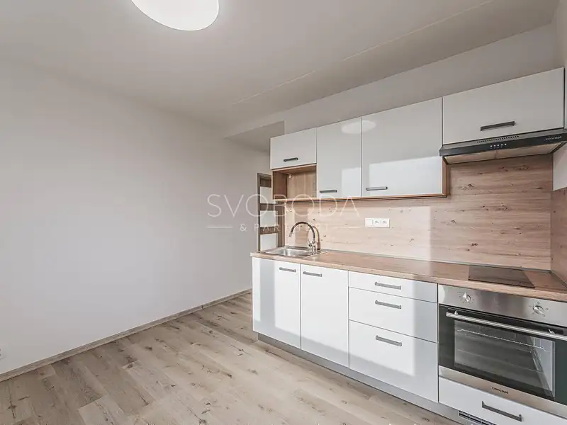 Prodej bytu 1+1 35 m², Hradec Králové – náhled fotky 1