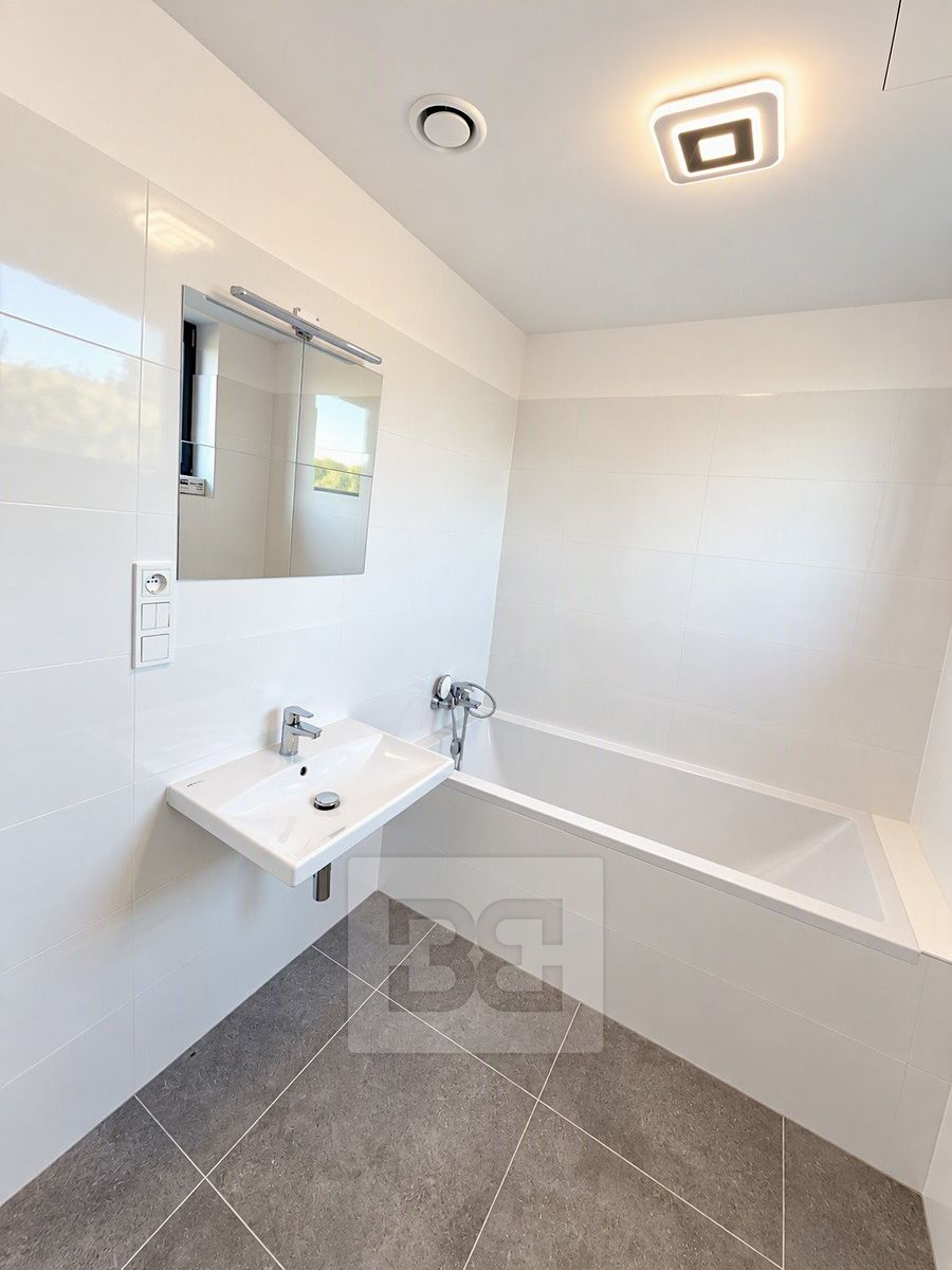 Pronájem bytu 2+kk 55 m² – fotografie 5