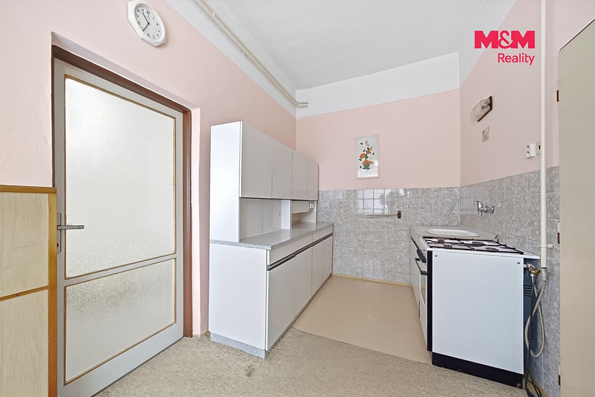 Prodej rodinného domu 168 m², pozemek 194 m² – fotografie 3