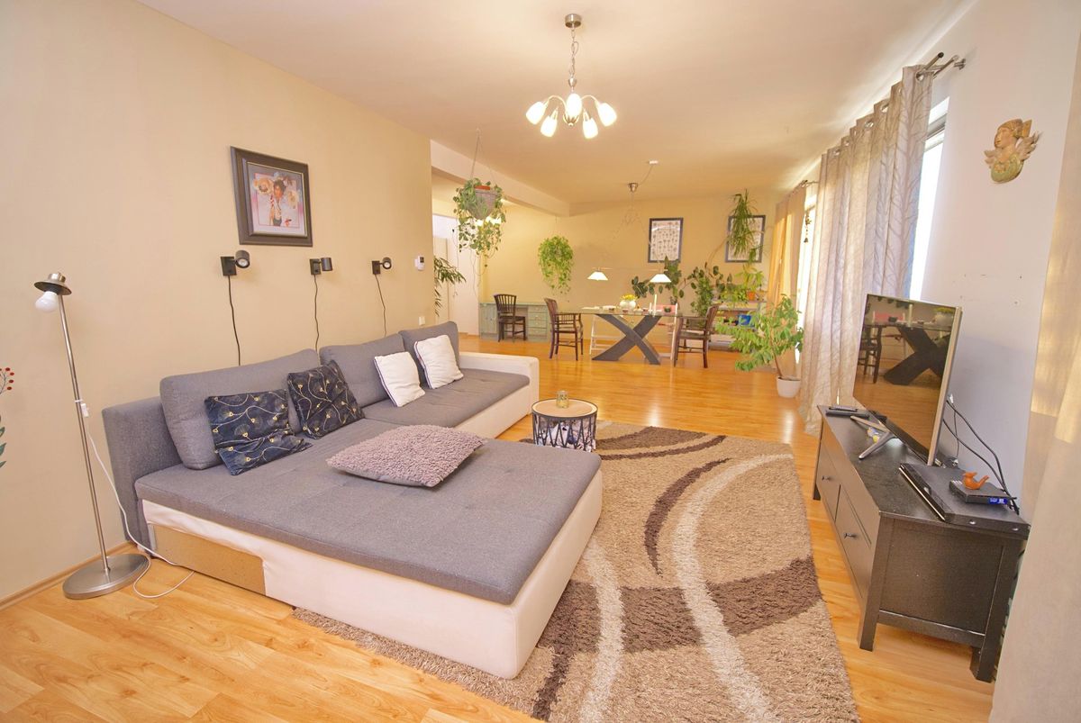 Prodej rodinného domu 186 m², pozemek 755 m² – fotografie 3