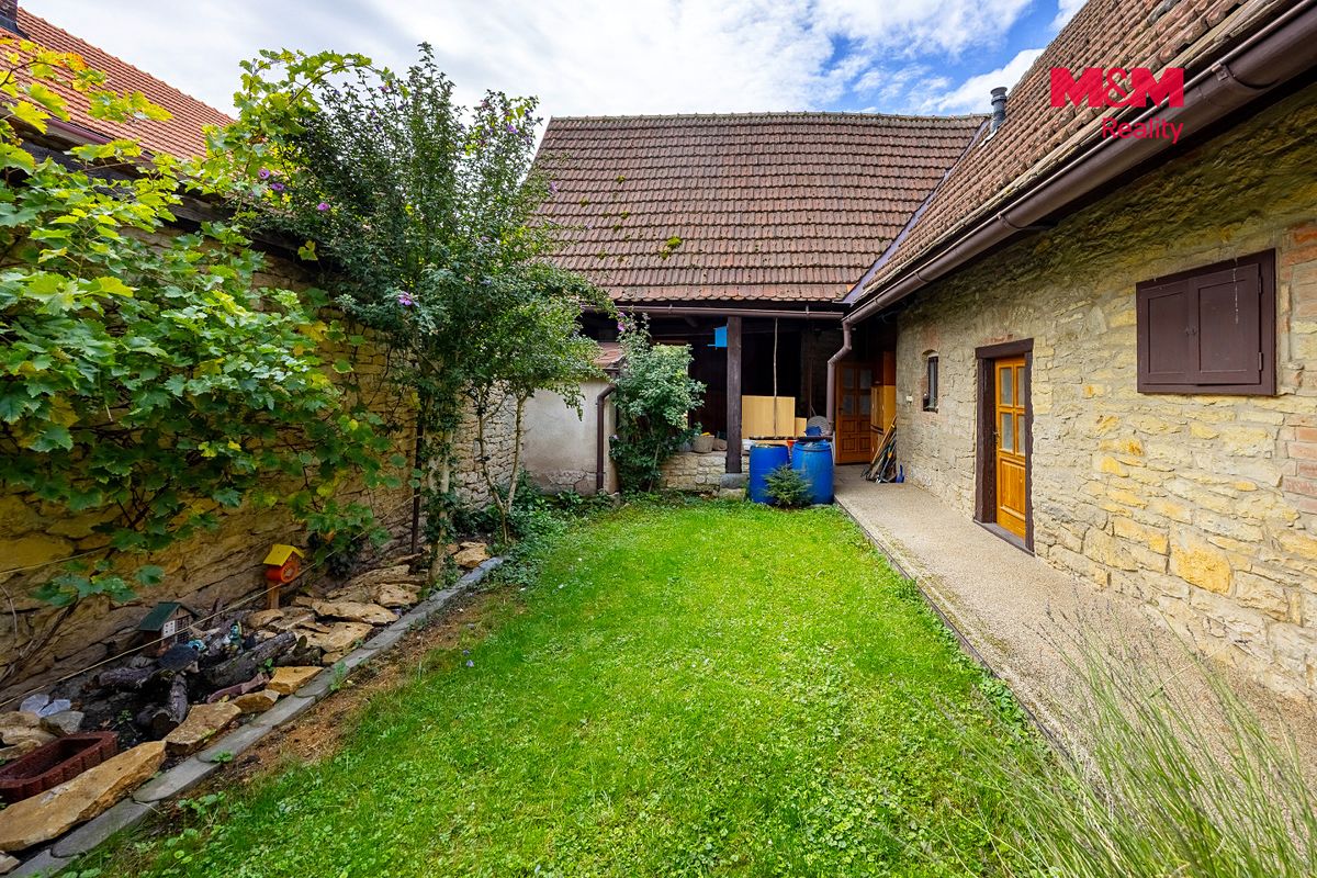Prodej rodinného domu 90 m², pozemek 717 m² – fotografie 3