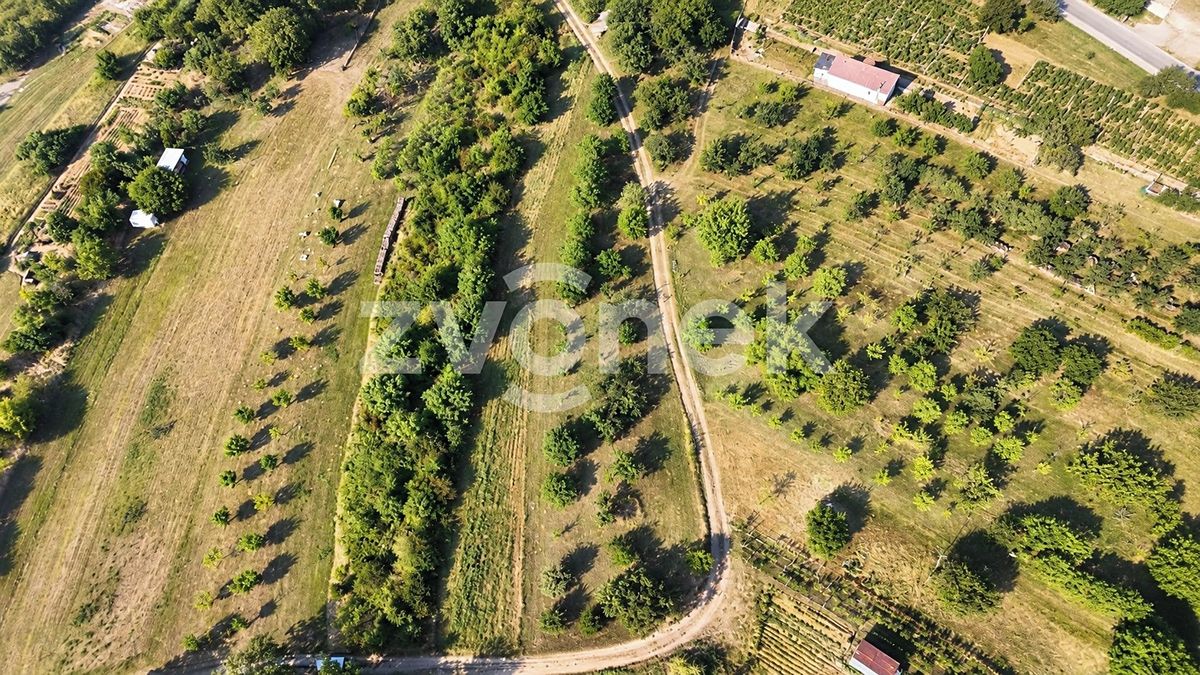 Prodej stavebního pozemku 2143 m² – fotografie 3