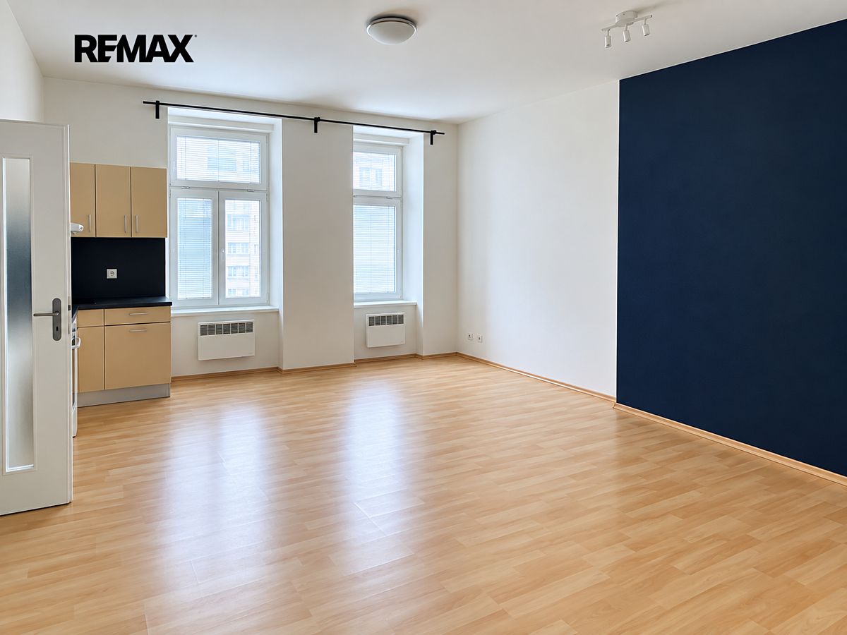 Pronájem bytu 1+kk 38 m² – fotografie 2