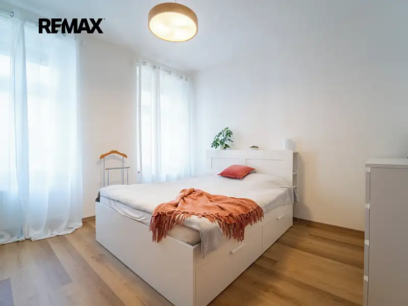 Prodej bytu 2+1 62 m², Praha – náhled fotky 2
