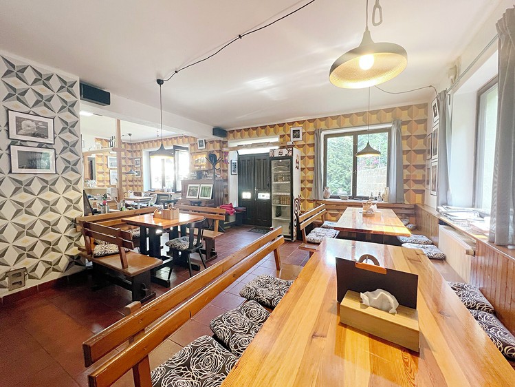 Prodej komerčního prostoru, 450 m² (6 z 14)
