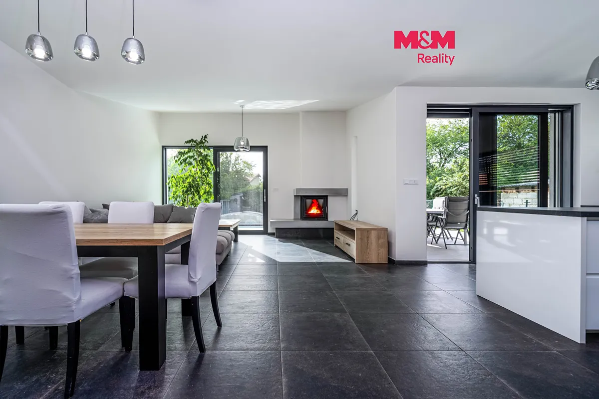 Prodej rodinného domu 192 m², pozemek 647 m²