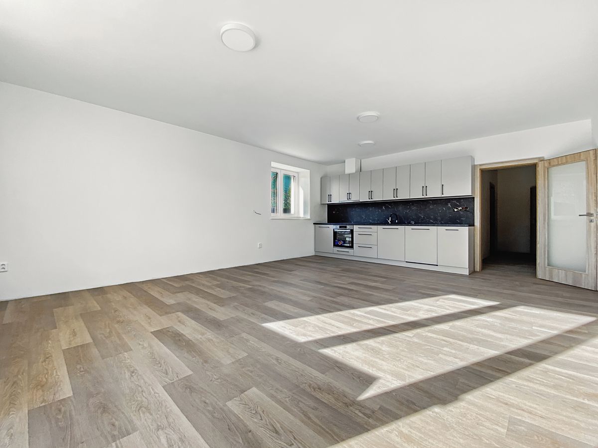Pronájem bytu 2+kk 73 m² – fotografie 2