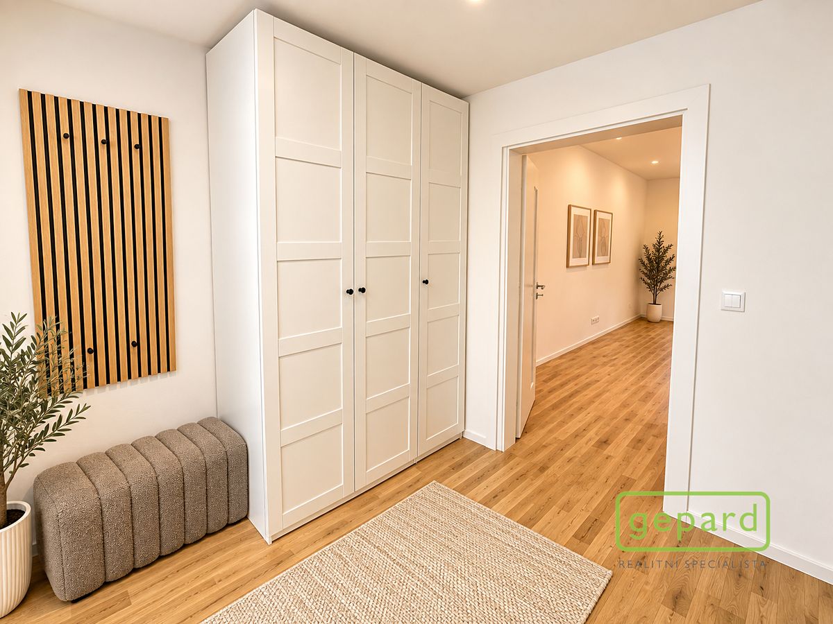 Pronájem bytu 1+kk 40 m² – fotografie 3