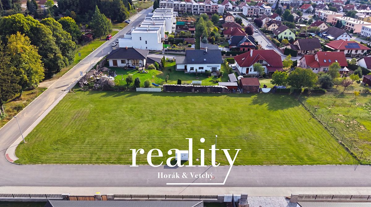 Prodej stavebního pozemku 2397 m² – fotografie 2