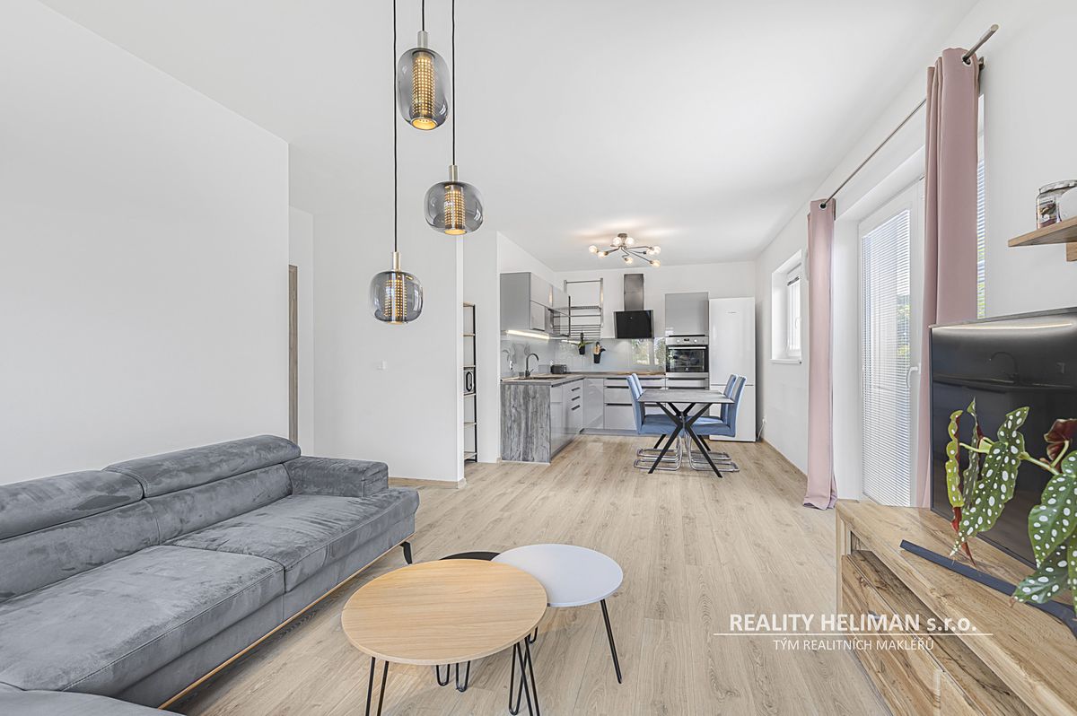 Pronájem rodinného domu 87 m², pozemek 552 m² – fotografie 2