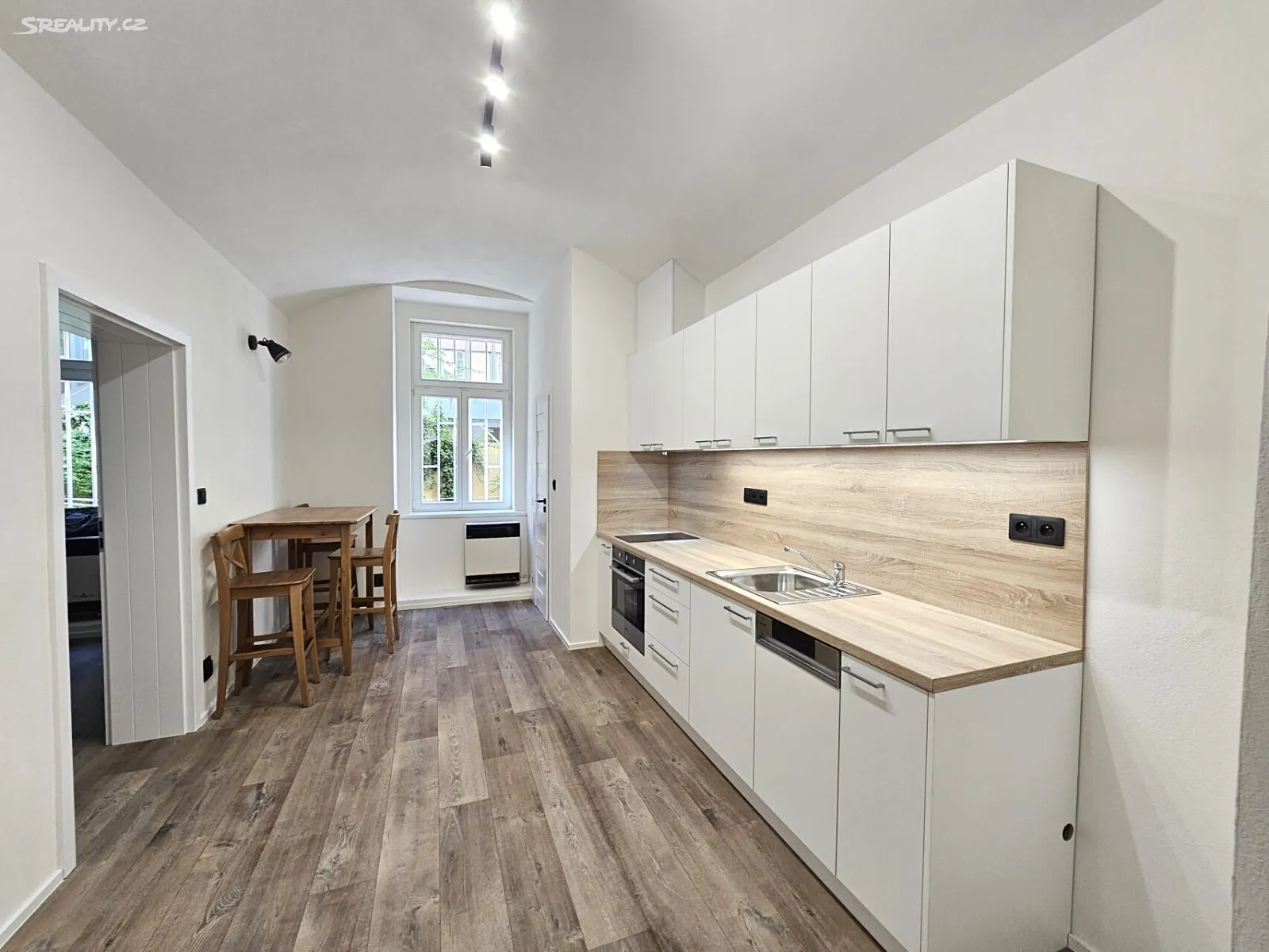 Pronájem bytu 1+1 35 m²