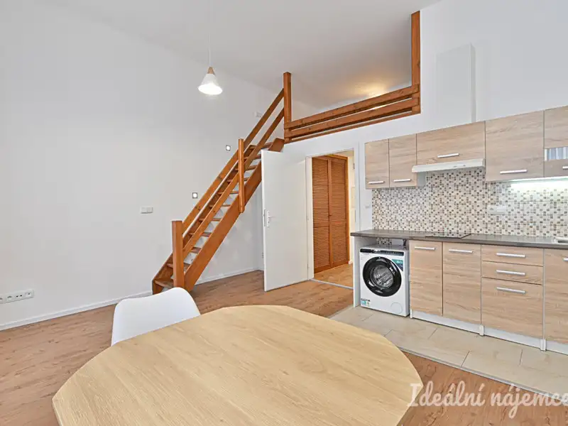 Pronájem bytu 1+kk 26 m², Brno – náhled fotky 1