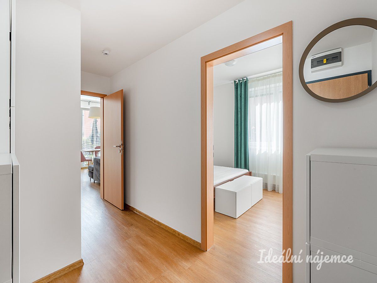 Pronájem bytu 2+kk 44 m² – fotografie 2