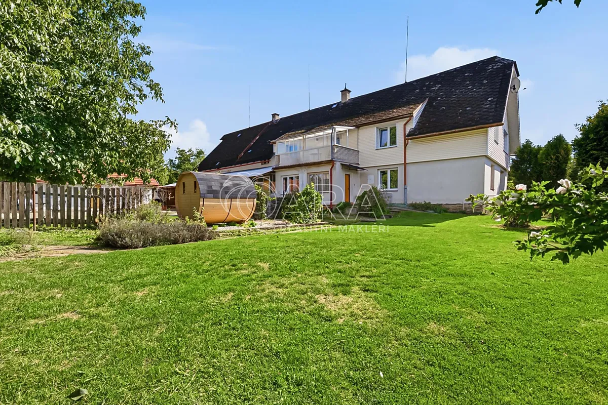 Prodej vícegeneračního domu 260 m², pozemek 2811 m²