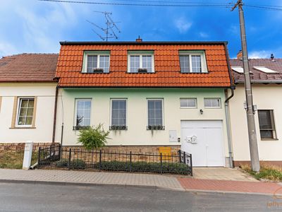 Prodej rodinného domu 246 m², pozemek 271 m²