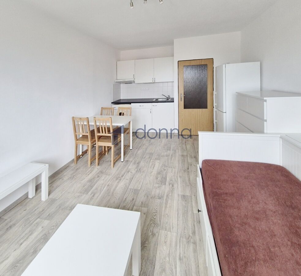 Pronájem bytu 1+kk 24 m² – fotografie 2
