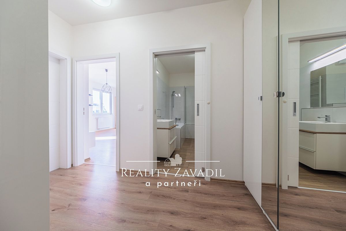 Pronájem bytu 2+kk 52 m² – fotografie 4